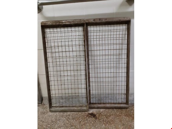Used Grids for meat smoking, 55 pcs for Sale (Auction Premium) | NetBid Industrial Auctions